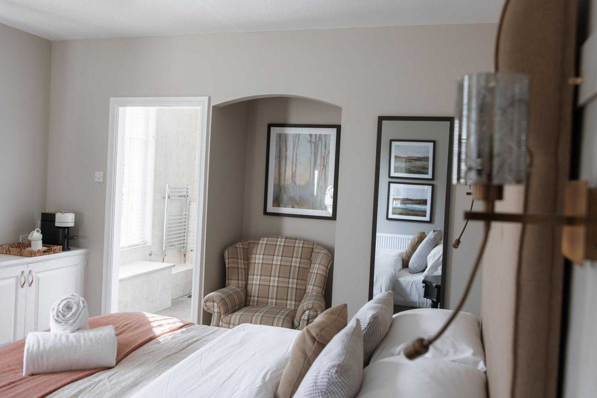 The Raven Hotel At Much Wenlock By Purestay Экстерьер фото