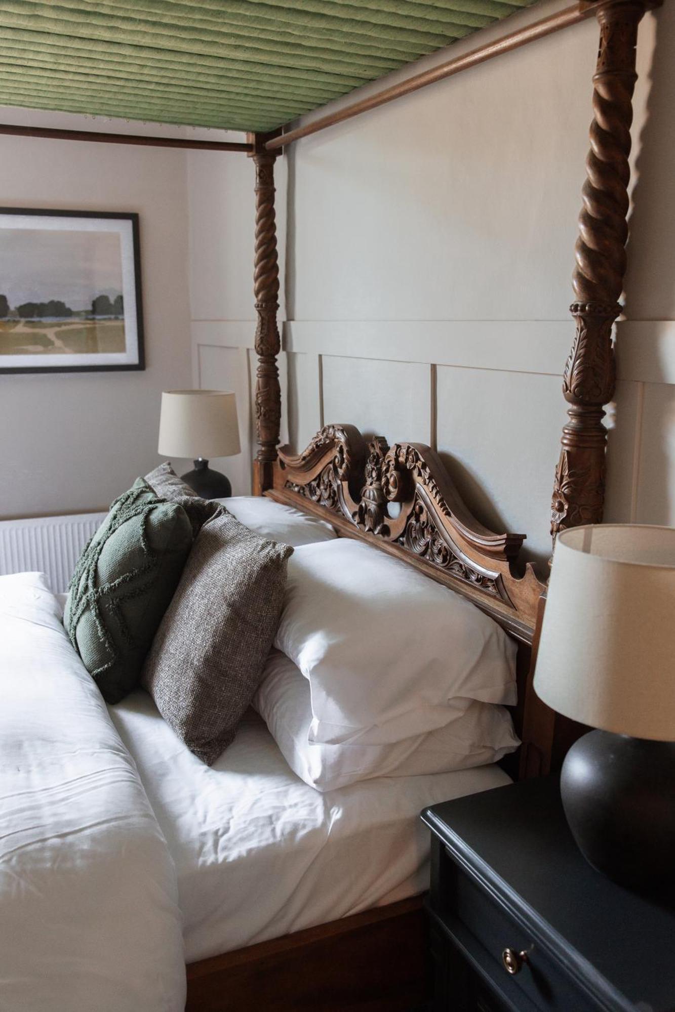 The Raven Hotel At Much Wenlock By Purestay Экстерьер фото