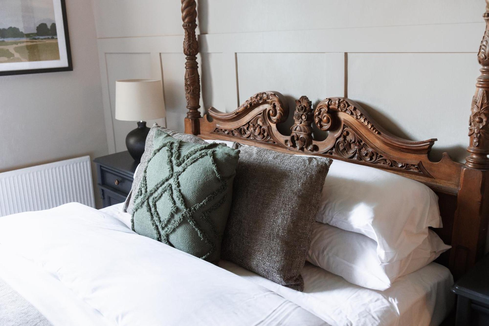 The Raven Hotel At Much Wenlock By Purestay Экстерьер фото