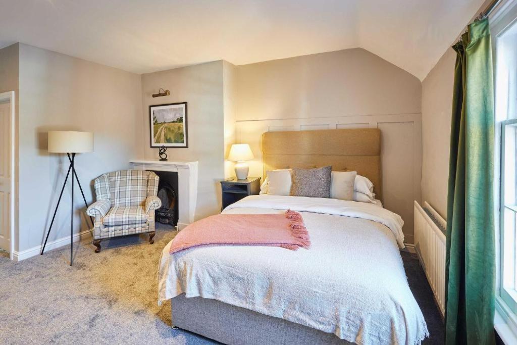 The Raven Hotel At Much Wenlock By Purestay Экстерьер фото