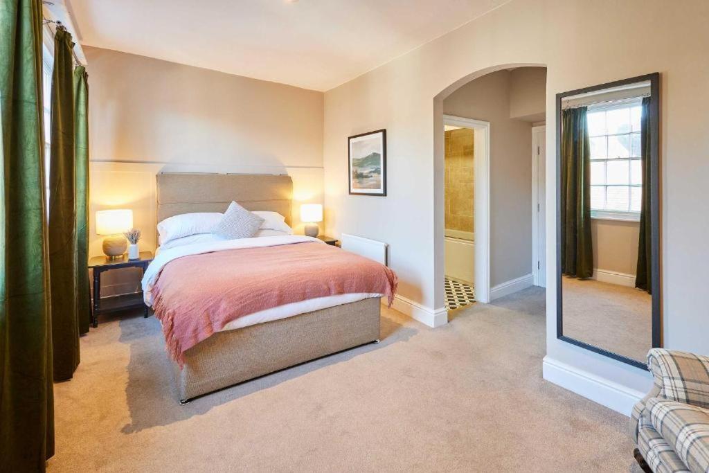 The Raven Hotel At Much Wenlock By Purestay Экстерьер фото