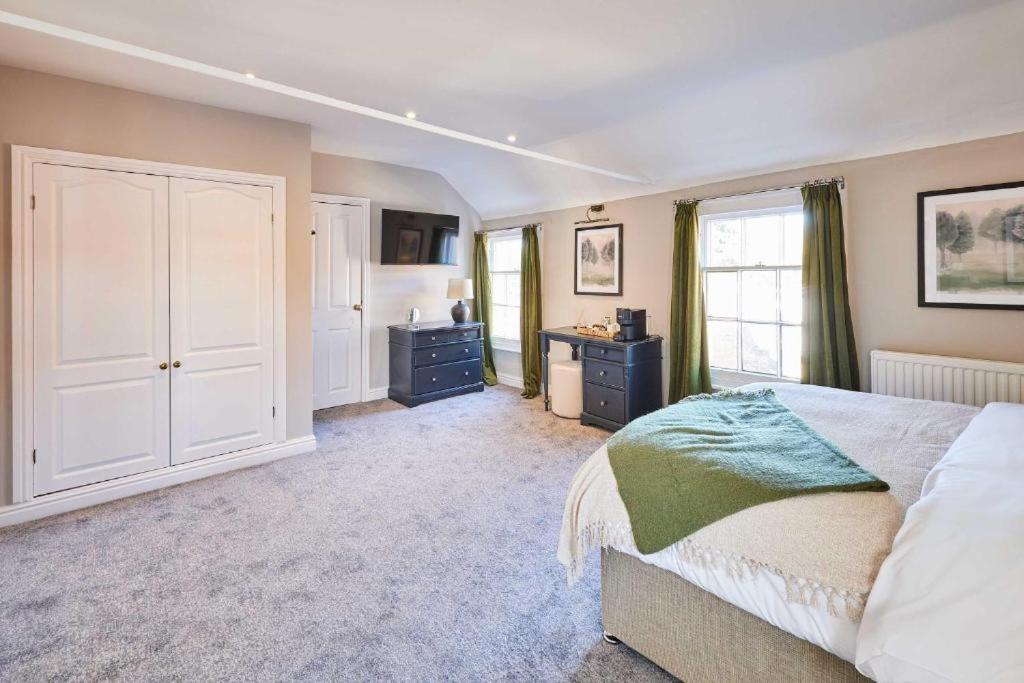 The Raven Hotel At Much Wenlock By Purestay Экстерьер фото